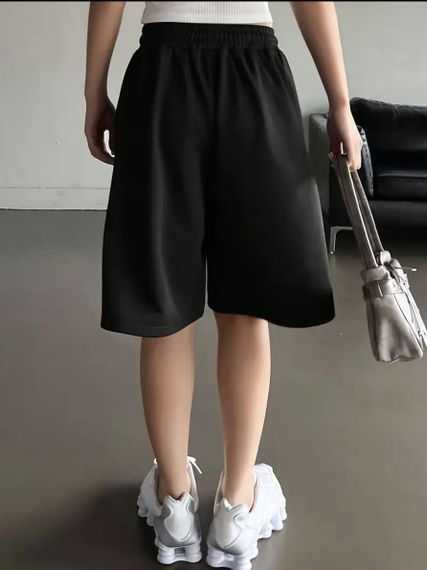 Женские длинные шорты оверсайз широкие свободные SSH710 цвет черный, размер onesize 42/46 | Зображення 5