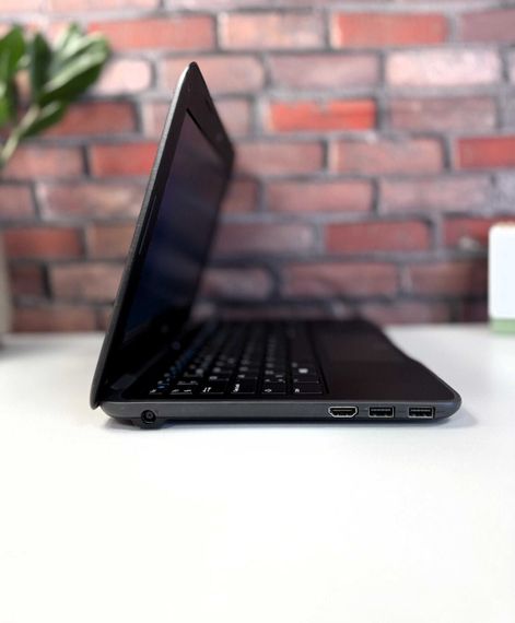 Нетбук Dell Latitude 3190 / 11.6" (1366x768) TN / Intel Pentium Silver N5000 (4 ядра по 1.1 - 2.7 GHz) / 4 GB DDR4 / 128 GB SSD / Intel UHD Graphics 605 / WebCam б/у | Зображення 4