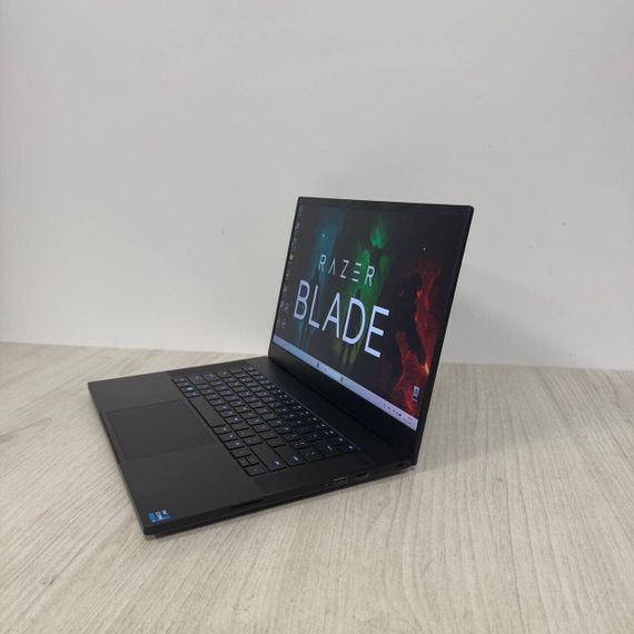 Ігровий ноутбук Razer Blade 15 RZ09-0409 / 15.6" (1920x1080) IPS / Intel Core i7-11800H (8 (16) ядер по 2,3 - 4,6 ГГц) / 16 ГБ DDR4 / 1000 ГБ SSD NVMe / nVidia GeForce RTX 3070, 8 ГБ GDDR6, 256-bit / WebCam б/в | Зображення 5