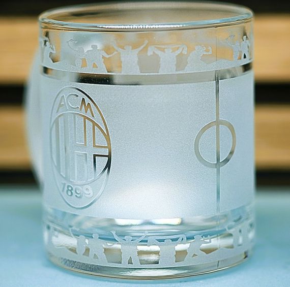 Скляна чашка 320 мл ФК Мілан AC Milan  з гравіюванням подарунок для фаната  футбольна кружка кругова | Зображення 4