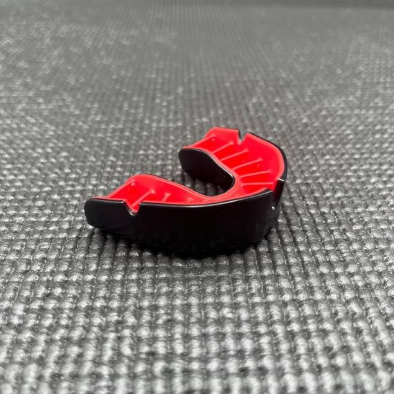 Капа OPRO Silver доросла (вік 11+) Black/Red (art.102502001) | Зображення 4