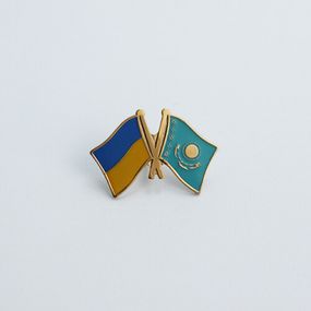 Значок Dobroznak Прапори Україна Казахстан 26х17 мм (6132)