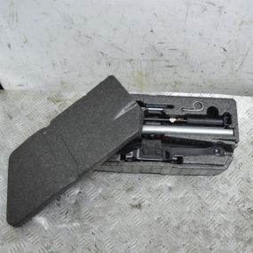 Ящик з інструментами Volkswagen Golf VII 2012-2020 Ремкомплект Фольксваген Гольф 7 5G0012115S