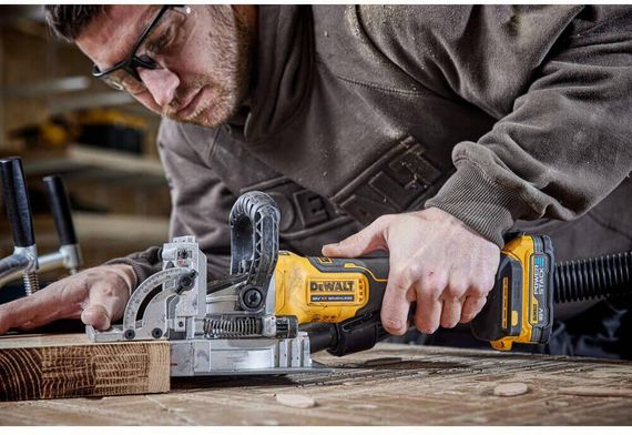 Фрезер аккумуляторный бесщёточный DeWALT DCW682NT | Зображення 9