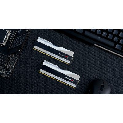 Модуль памяти для компьютера DDR5 32GB (2x16GB) 6000 MHz Trident Z5 RGB Silver G.Skill | Зображення 6