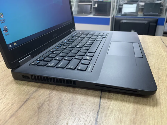 Ноутбук  Dell Latitude E5470 14  HD core i5 6440HQ/8gb/256SSD/Radeon R7 M360 | Зображення 2