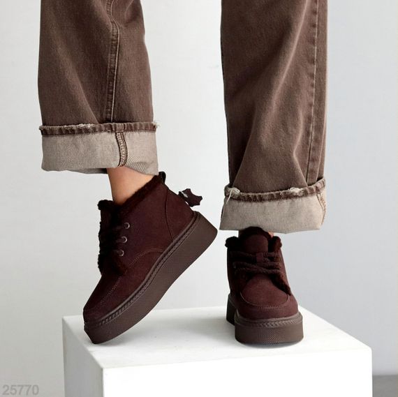 Стильные зимние шоколадные замшевые ботинки на утолщенной подошве | Зображення 6