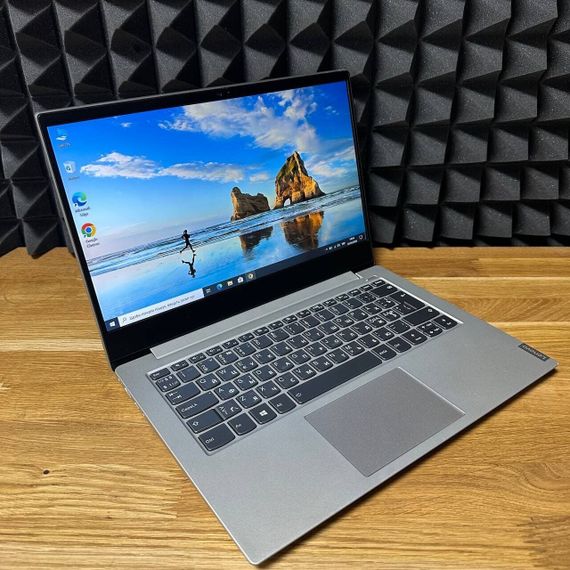 Ультрабук Б-класс Lenovo IdeaPad S340-14API / 14" (1920x1080) IPS / AMD Ryzen 3 3200U (2 (4) ядра по 2.6 - 3.5 GHz) / 8 GB DDR4 / 256 GB SSD / AMD Radeon Vega 3 Graphics / WebCam б/у | Зображення 2