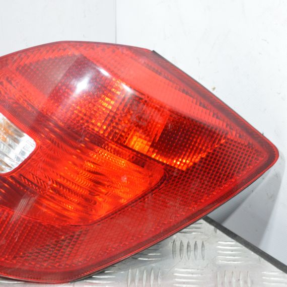 Ліхтар задній правий Skoda Fabia II 2007-2014 хетчбек Фара стоп задня права Шкода Фабія 2 5J6945096 5J6945112 | Зображення 2