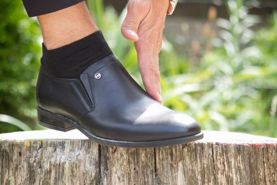 Шкіряні чорні туфлі на резинці 39 розмір | Зображення 7