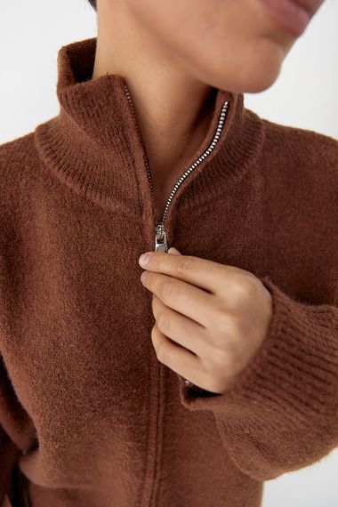 В'язаний кардиган оверсайз на блискавці - коричневий цвет, ONE SIZE (є розміри) | Зображення 3