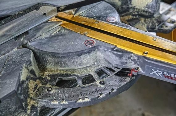 Пила торцювальна акумуляторна DeWalt без АКБ та ЗП DCS727N | Зображення 7