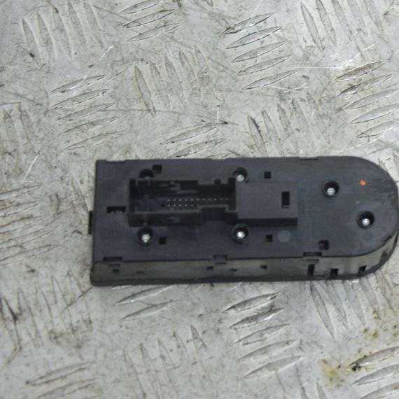 Блок керування склопідйомниками передній лівий Opel Astra H Zafira B 2004-2015 Опель 13209204 13209204BA | Зображення 1