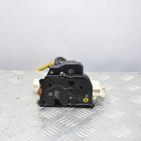 Замок задньої лівої двері Audi A4 B7 2004-2008 Замок двері задній лівий Ауді а4 б7 8E0839015AA