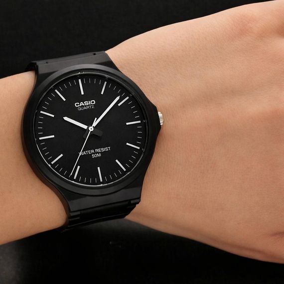 Чоловічий годинник Casio MW-240-1E | Зображення 2