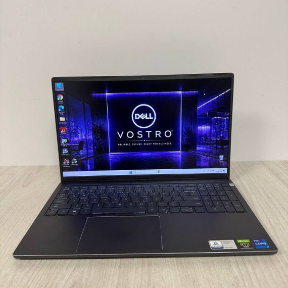 Игровой ноутбук Б-класс Dell Vostro 7510 / 15.6" (1920x1080) IPS / Intel Core i7-11800H (8 (16) ядер по 2.3 - 4.6 GHz) / 16 GB DDR4 / 512 GB SSD / nVidia GeForce RTX 3050 Ti, 4 GB GDDR6, 128-bit / WebCam б/у | Зображення 1
