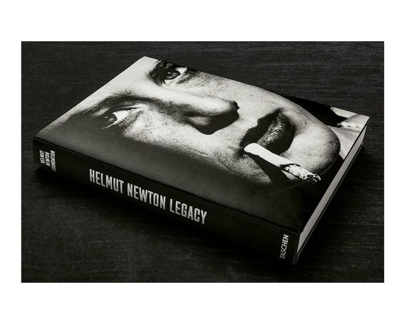 Хельмут Ньютон книга с фотографиями Helmut Newton. Legacy подарочные книги для фотографов по фотографии | Зображення 9