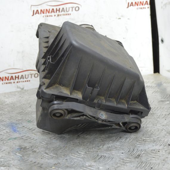 Корпус повітряного фільтра 1.9 CDTI Opel Astra H Zafira B 2007-2010 Корпус повітряного фільтра Опель 55557127 | Зображення 2