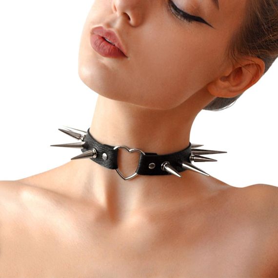 Чокер серце з великими шипами, із натуральної шкіри Art of Sex - Crystal, колір Червоний, Чорний