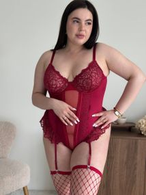 Еротичний боді PLUS SIZE з панчохами червоний