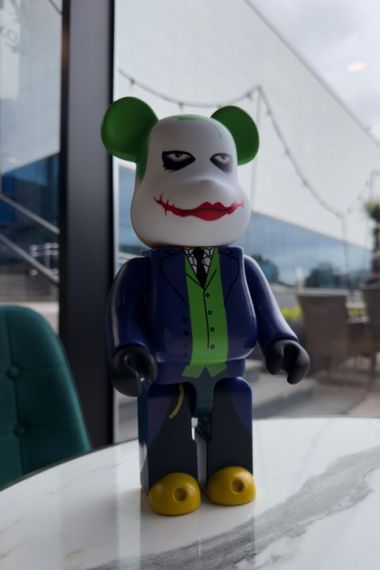 Фигурка Bearbrick Joker дизайнерська статуетка ведмідь Беарбрік 28 см mb037 різнокольорова | Зображення 3
