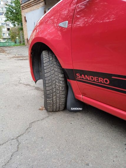 Передние брызговики (2 шт.) для Dacia Sandero 2013-2020 гг | Зображення 1