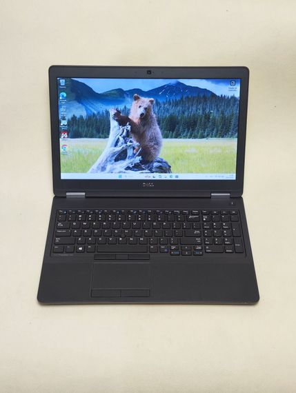 Мобильная рабочая станция Dell Precision 3510 / 15.6" (1366x768) TN / Intel Core i5-6300HQ (4 ядра по 2.3 - 3.2 GHz) / 8 GB DDR4 / 256 GB SSD / AMD FirePro W5130M, 2 GB GDDR5, 128-bit / WebCam б/у | Зображення 1
