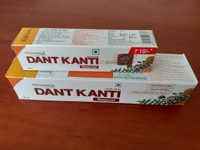 Зубна паста Патанджи DANT KANTI 200 г, трав'яна паста, лікувальна паста