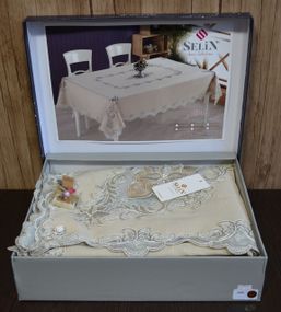 Льняная скатерть Selin Isil 160×300 см Бежевая