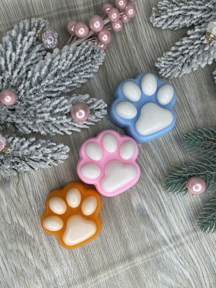 Мило ручної роботи «Лапка» №3 (45 г), сувенірне мило на замовлення  Подарункове мило у формі лапки, дитяче сувенірне мило | Зображення 1