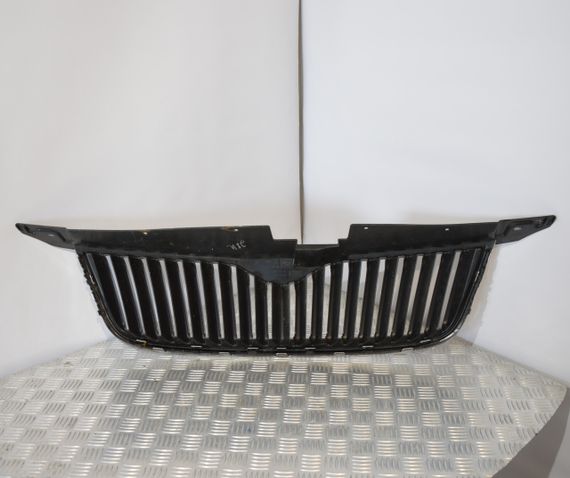 Решітка радіатора Skoda Yeti 2009-2013 дорестайл Решітка переднього бампера Шкода Йеті 5L0853668 | Зображення 3