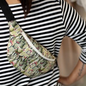 Сумка на пояс бананка Bumbag Цветущие кактусы 27x16 см (BB_21M008_SBR)