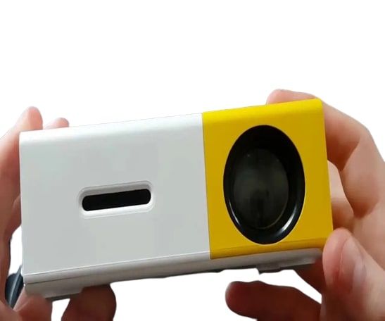 Портативный мини проектор с динамиком и с USB YG-300 LED Projector Full HD Бело-Желтый (YG-300_1442) | Зображення 2