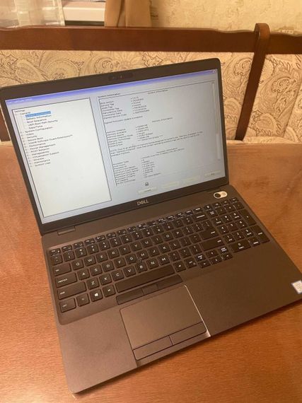 Ноутбук Dell Latitude 5500 / 15.6" (1920x1080) IPS / Intel Core i7-8550U (4 (8) ядра по 1.8 - 4.0 GHz) / 16 GB DDR4 / 256 GB SSD / Intel UHD Graphics 620 / WebCam б/в | Зображення 1