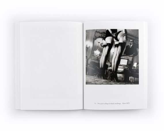 Работы известных фотографов книга черно-белые фотографии Хельмута Ньютона Helmut Newton: Private Property | Зображення 1