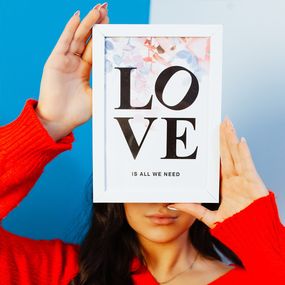 Постер у рамці Love is all we need A4 (WMT4_20L006)