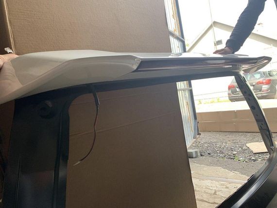 Спойлер (2008-2015) Черный цвет для Toyota Land Cruiser 200 | Зображення 7