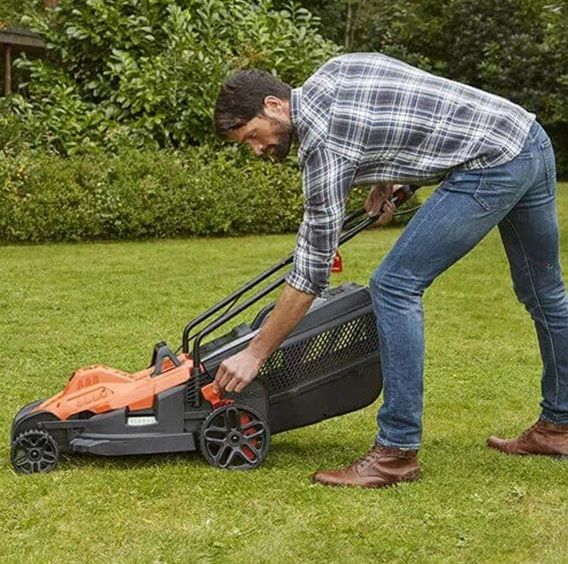 Газонокосарка електрична Black&Decker BEMW481BH | Зображення 4