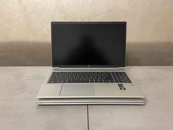 Ультрабук Б-клас HP EliteBook 650 G9 / 15.6" (1920x1080) IPS / Intel Core i5-1245U (10 (12) ядер 3.3 - 4.4 GHz) / 16 GB DDR4 / 256 GB SSD M.2 / Intel Iris Xe Graphics / Fingerprint / WebCam б/в | Зображення 2