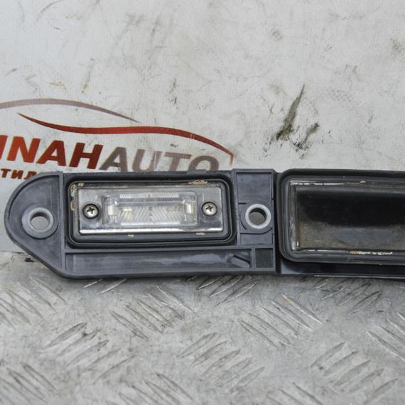 Планка підсвічування номерного знака Volkswagen Golf V Passat Jetta накладка багажника Фольксваген 3B5943021B | Зображення 1