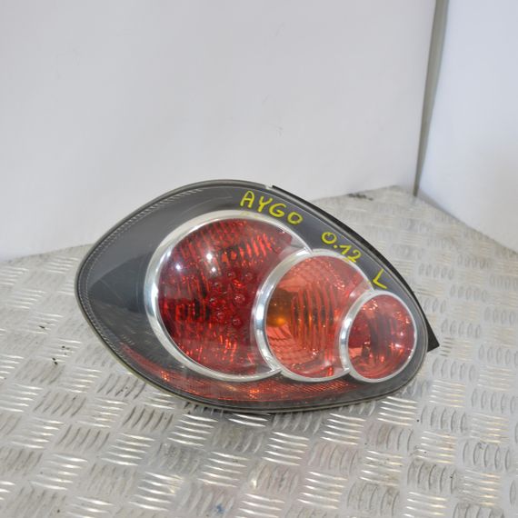Ліхтар задній лівий Toyota Aygo 2008-2014 рестайлінг Фара стоп задня ліва Тойота Айго 815600H071 | Зображення 1