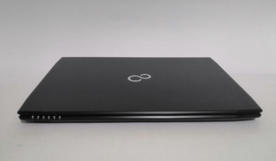Ноутбук Fujitsu LifeBook A544 / 15.6" (1366x768) TN / Intel Core i3-4005U (2 (4) ядра по 1.7 GHz) / 4 GB DDR3 / 500 GB HDD / Intel HD Graphics 4600 / WebCam / DVD-ROM б/в | Зображення 5