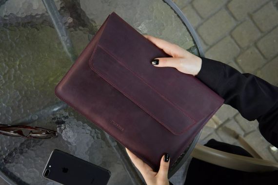 Чохол для ноутбука вінтажний Incarne Line MacBook Air 15" 2023-2025 бордовий line-burgundy-vintage-air-15 | Зображення 1
