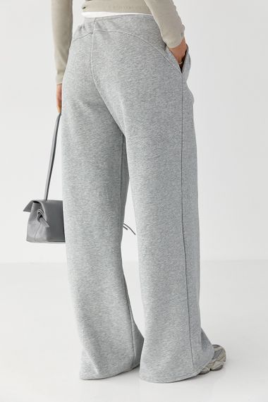 Теплі однотонні спортивні штани зі складками - сірий цвет, L (є розміри) | Зображення 1