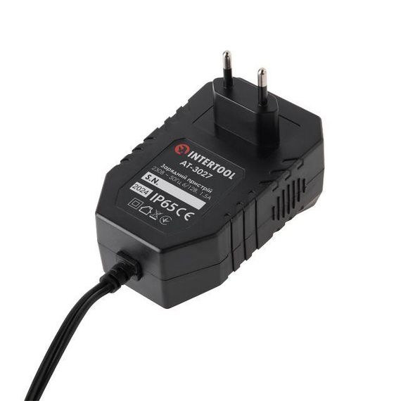 Зарядний пристрій 6/12 В, 1,5 А, 1,2-40 Аг, зимовий режим зарядки, дисплей, з мікропроцесором INTERTOOL | Зображення 4
