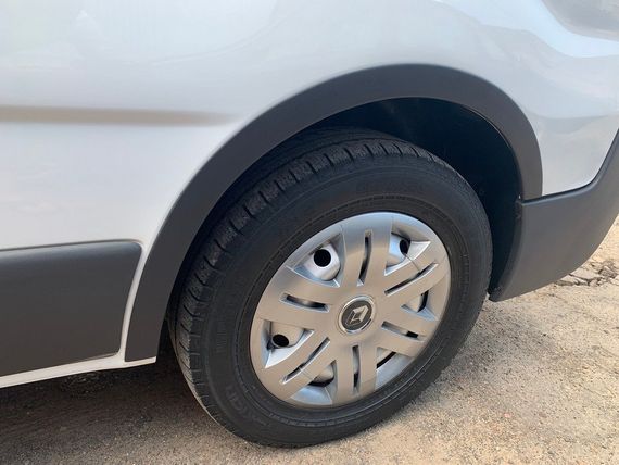 Накладки на колесные арки (4 шт, черные) 2001-2007, черный металл для Nissan Primastar | Зображення 6