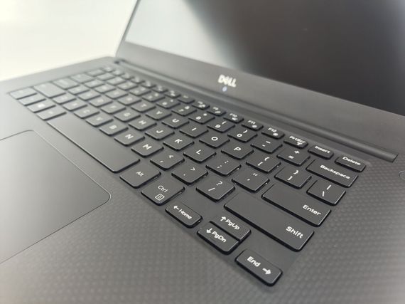 Мобильная рабочая станция Dell Precision 5530 / 15.6" (1920x1080) IPS / Intel Core i7-8850H (6 (12) ядер по 2.6 - 4.3 GHz) / 32 GB DDR4 / 240 GB SSD / nVidia Quadro P1000, 4 GB GDDR5, 128-bit / WebCam б/в | Зображення 2