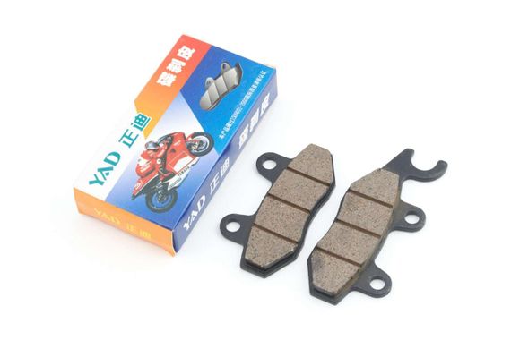 Колодки тормозные (диск)   4T GY6 50-150   (RACE/STORM, ухо в лево, черные)   YAD
