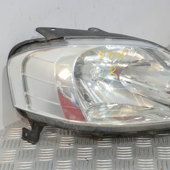 Фара права Volkswagen Fox 2005-2010 Фара передня права Фольксваген Фокс | Зображення 1