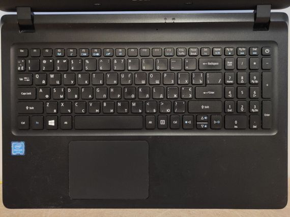 Ноутбук Acer Aspire ES1-533 / 15.6" (1366x768) TN / Intel Pentium N4200 (4 ядра по 1.1 - 2.5 GHz) / 4 GB DDR3 / 256 GB SSD / Intel HD Graphics 505 / WebCam б/у | Зображення 2
